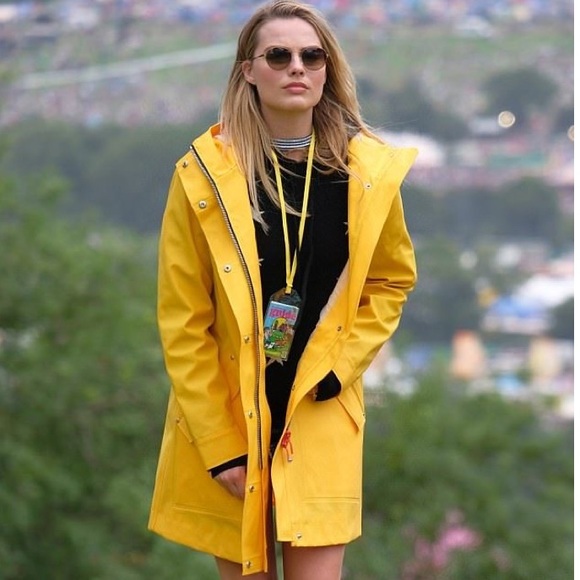london fog yellow raincoat